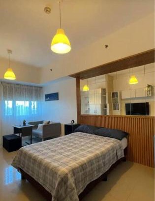 Barangka Ilaya Apartment | Overnight@ Light