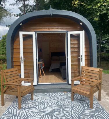 Stoney Middleton House | Owl Cabin Peak District