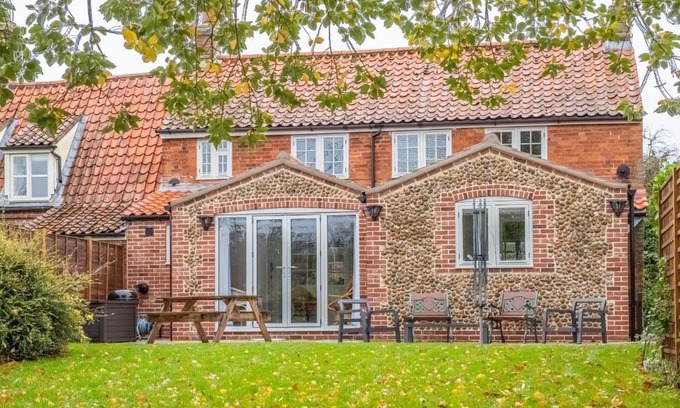 Great Snoring House | Owl Cottage