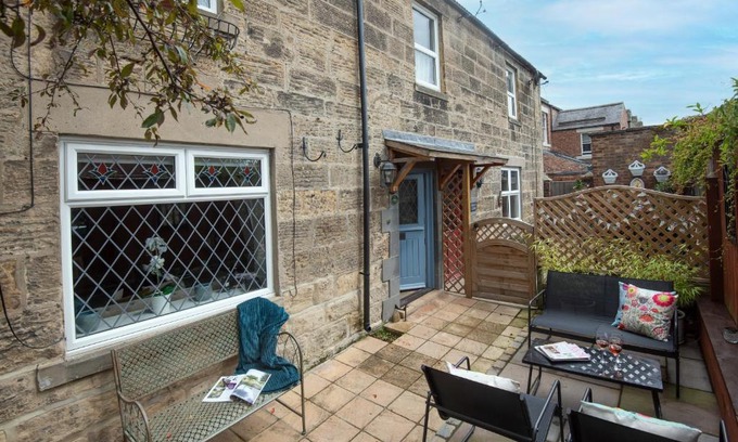 Morpeth House | Owl Cottage