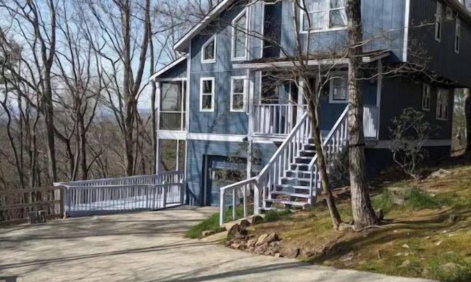 Clarkesville House | Owl Landing Treehouse retreat with firepit. 12 minutes to Helen & Clarkesville!