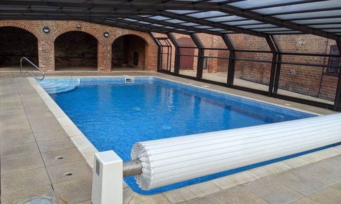 Louth Cottage | Owl Lodge, Covenham Holiday Lodges