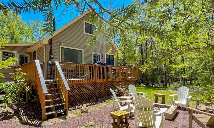 Jim Thorpe House | Owl Woods Inn, Jim Thorpe Lake Community, Indoor Hot Tub!