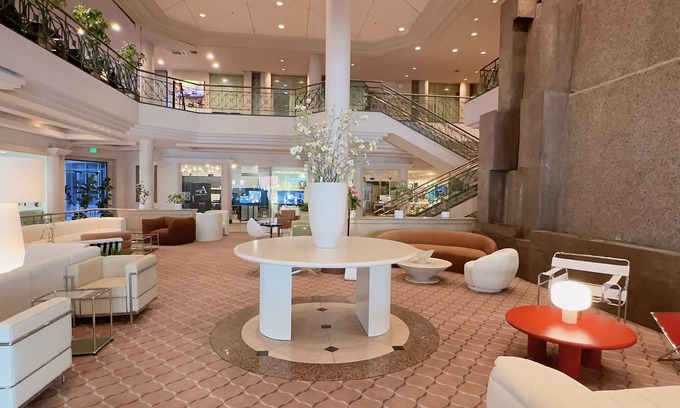 Wilshire Hotel | Oxford Palace Hotel And Galleria