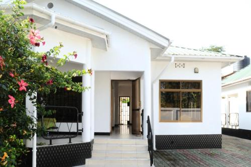 Arusha House | OYA Guest House