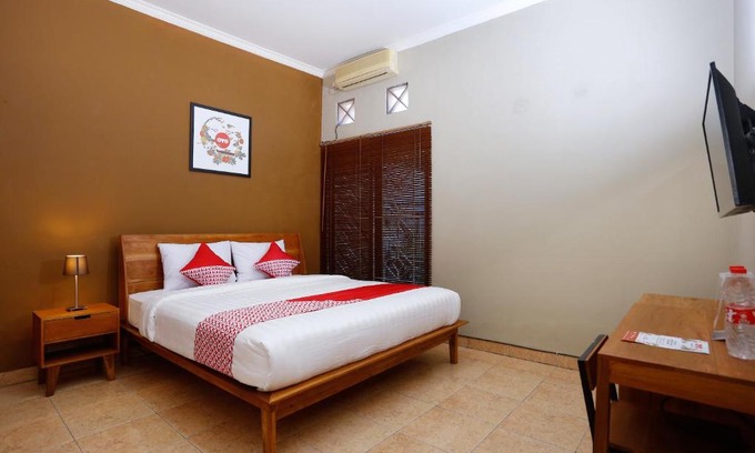Condongcatur Hotel | OYO 1072 Kampung Condro Wulan Guesthouse
