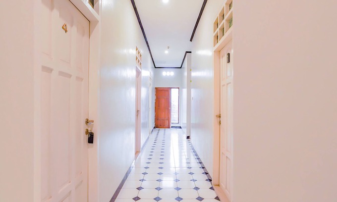 Surabaya Hotel | OYO 2481 Gangnam Style Residence