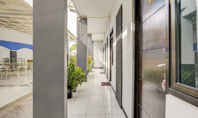 Sidoarjo Hotel | OYO 3862 Syariah Hotel Pandan Wangi