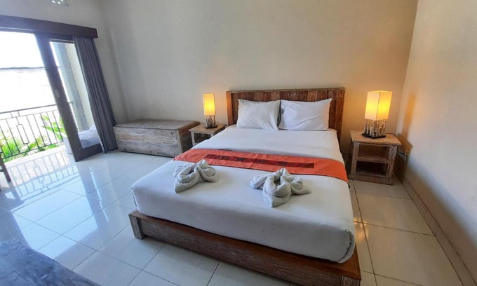 Sunset Road Hotel | OYO 3901 Kubu Kenak
