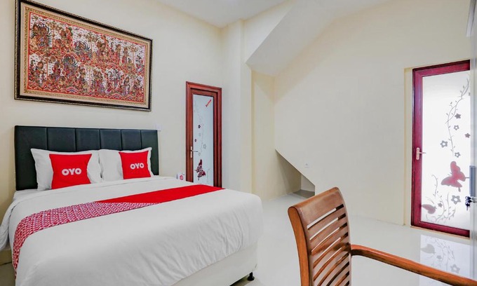 Babakan Hotel | OYO 3974 Villa Kayyana