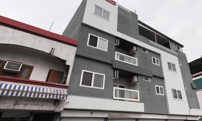 Rau Hotel | OYO 60577 Sukhmani Residency
