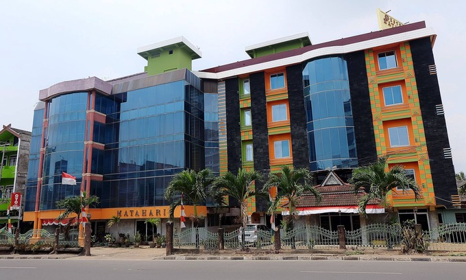 Jambi Hotel | OYO 731 Hotel Matahari 1 Syariah