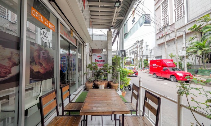 Makkasan Hotel | OYO 75362 Swagath Home