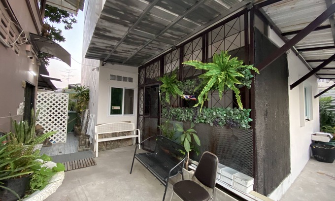 Wat Bowon Niwet Hotel | OYO 75396 Look Shine Apartment