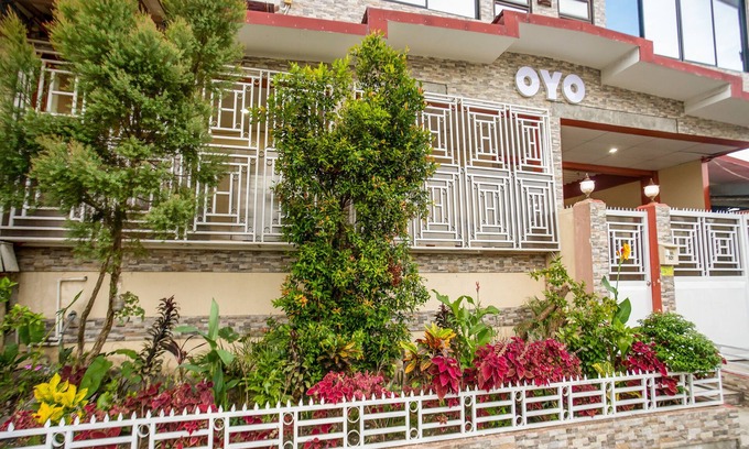 Paranaque Hotel | OYO 805 La Belladoza