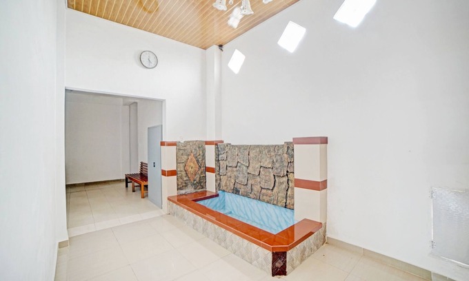 Medan Hotel | OYO 90387 Sepakat Guest House