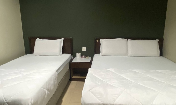 Kampung Pedah Hotel | OYO 90896 Gold Hill Hotel