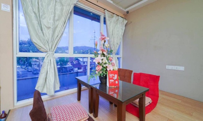 Jelutong Hotel | OYO 91085 J Stay Guesthouse