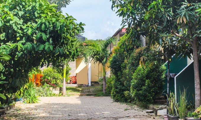 Nginamanu Hotel | OYO 92060 We Bro Kost