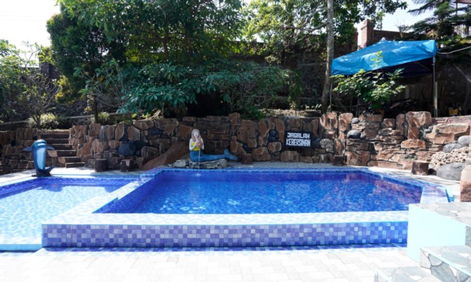 Pacet Hotel | OYO 927 Carina Hotel