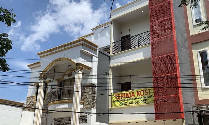 Kendari Hotel | OYO 93309 Mely Homestay