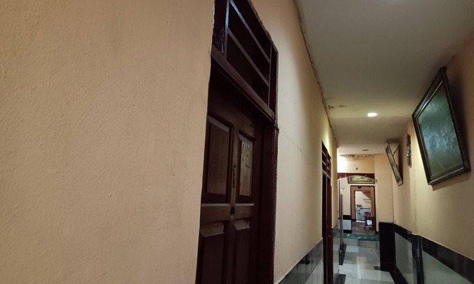 Sentani Hotel | OYO 93479 Hotel Jaguar Sentani