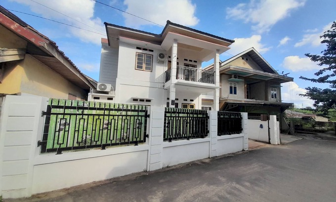 Jambi Hotel | OYO 94075 Rafie Exclusive 2 Syariah