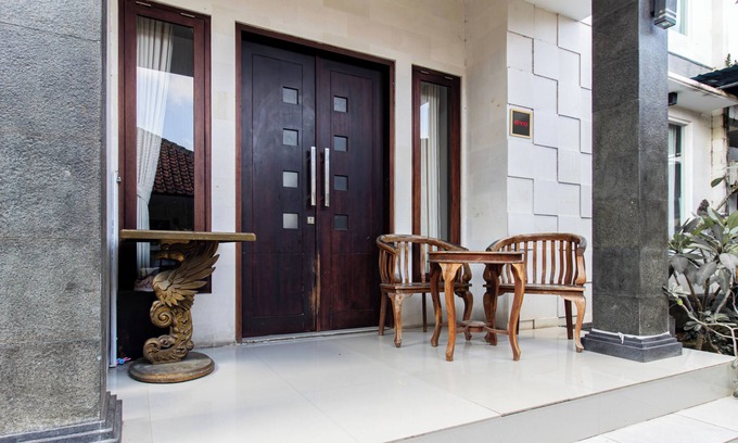 Pemogan Hotel | OYO 94091 Sn Guest House