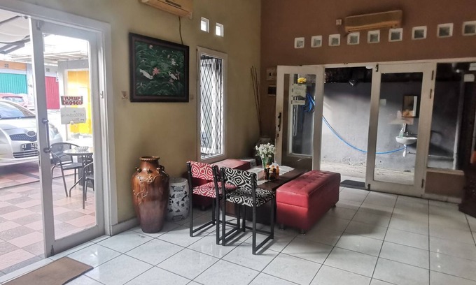 Balikpapan Hotel | OYO 94671 Classic Guesthouse