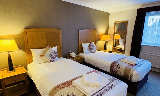 Blaby Hotel | OYO Blaby Westfield Hotel