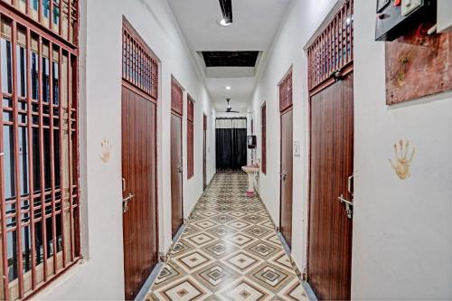 Hathras Hotel | OYO Double SS Hotel