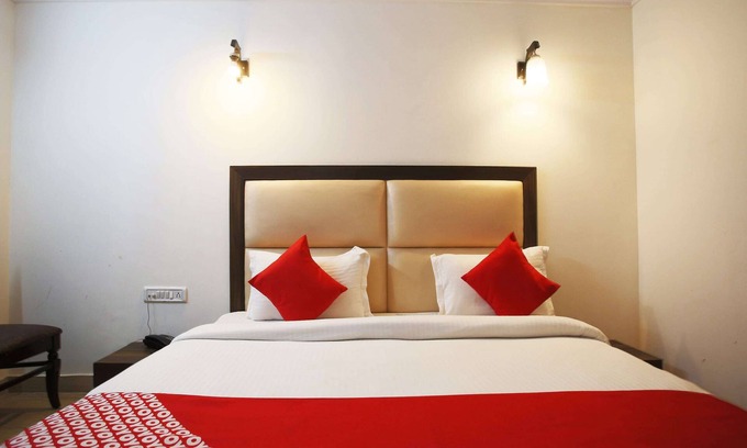 Chittaranjan Hotel | OYO Flagship 29962 South Continental (b&b)