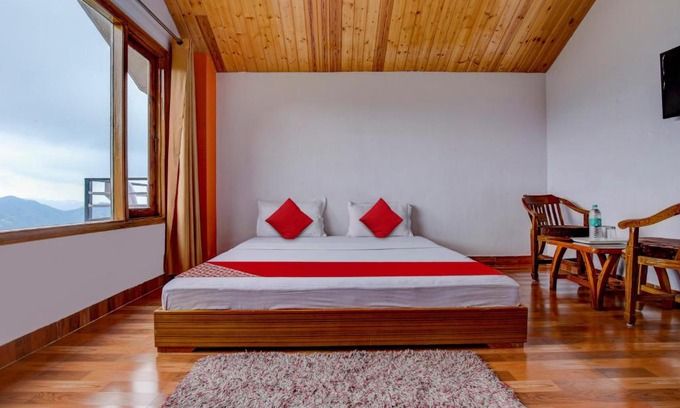 Naldehra Hotel | OYO Flagship 81486 Hotel Mahogany Inn
