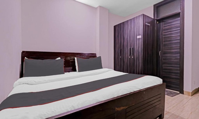 Lajpat Nagar Hotel | OYO Flagship 85649 Hotel Sunrise Inn