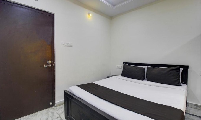 Hyderabad Hotel | OYO Flagship VENKATESWARA ATIDHI