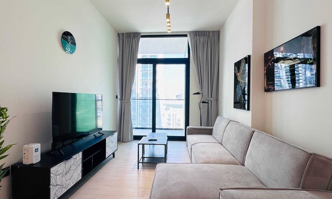 Al Barsha Apartment | OYO HOME 1458 Premium 1bed Apartment