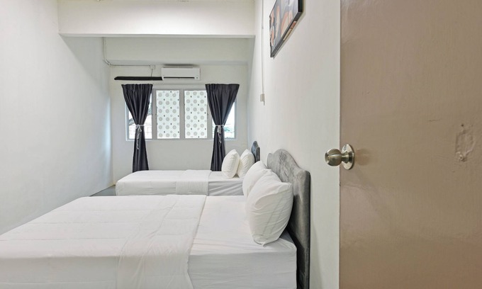 Kuantan Hotel | OYO Home 90830 S Homestay