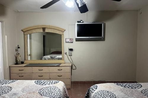 Centro Hotel | OYO Hotel Linda Tijuana