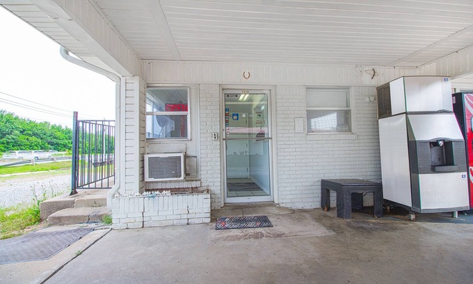 McAlester Hotel | OYO Hotel McAlestar OK S Main St