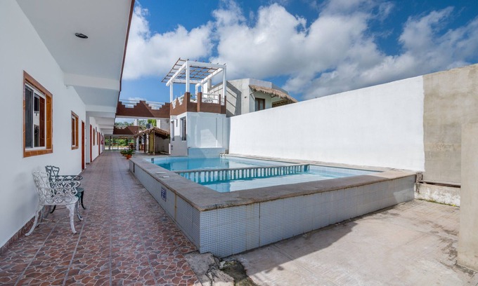 Francisco Uh May Hotel | OYO Hotel Palma Real