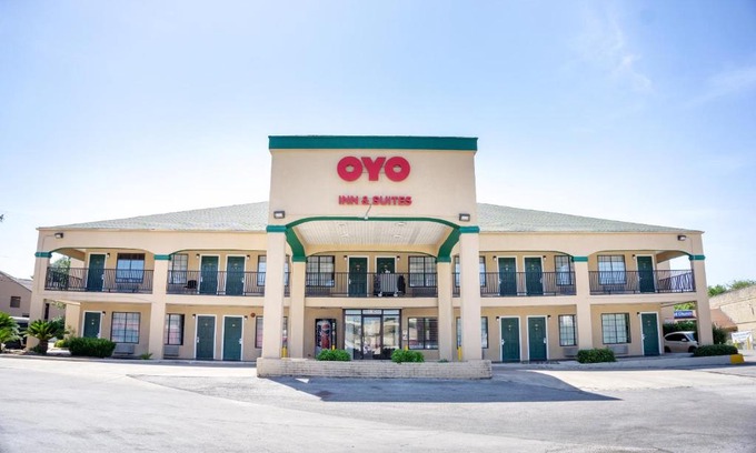 San Antonio Hotel | OYO Inn & Suites Medical Center San Antonio