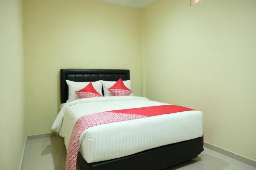Tanjung Pandan Hotel | OYO Life 1149 Hotel Mustika