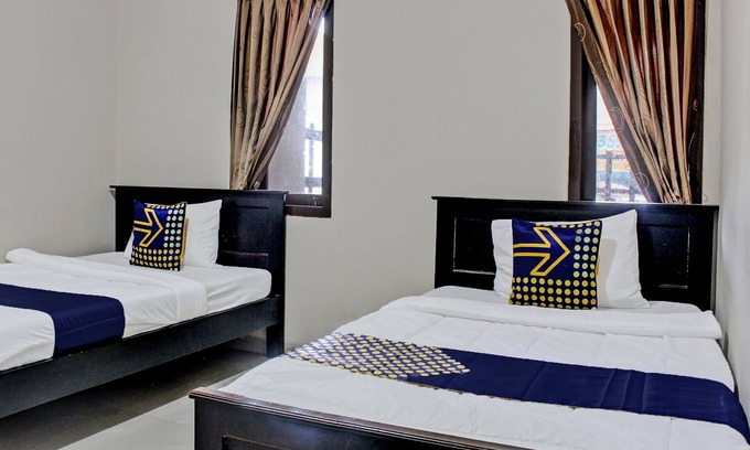 Tanjung Karang Hotel | OYO Life 92509 Maulana Guest House Simpur