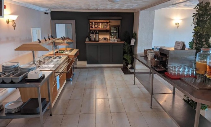Shanklin Hotel | OYO Mayfair Hotel - Isle Of Wight