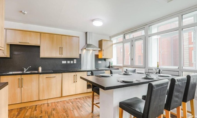 Leicester City Centre Hotel | OYO Sangha House - Short Stays