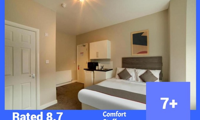 Southport Hotel | OYO Tequila and Dunlin Rooms Southport Central