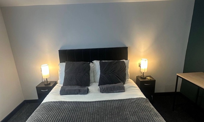 Scunthorpe Hotel | OYO The Avenue