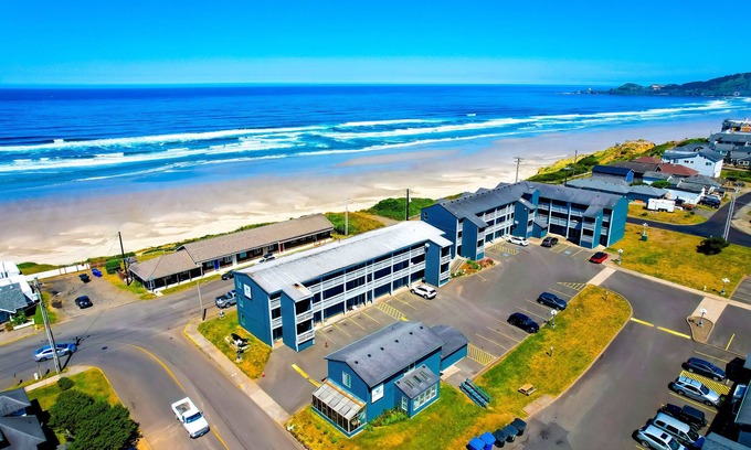 Newport Hotel | OYO Waves Hotel Newport OR - NYE Beach