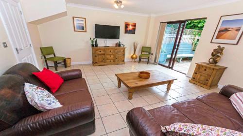 Braunton House | Oyster Cottage Braunton | Sleeps 6 | Dog Friendly
