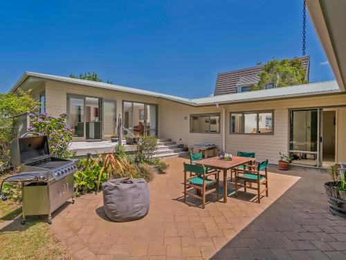 Cooks Beach House | Oyster Haven - Cooks Beach Holiday Home